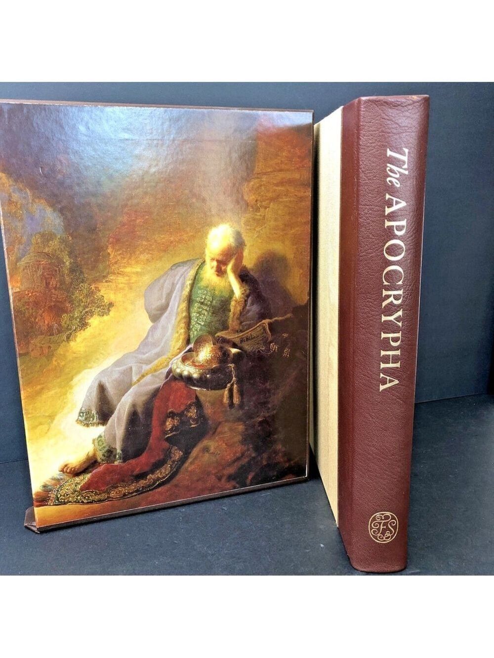 The Apocrypha - Fine Edition 2006 Folio Archives 193 Book W/Cover Published UK